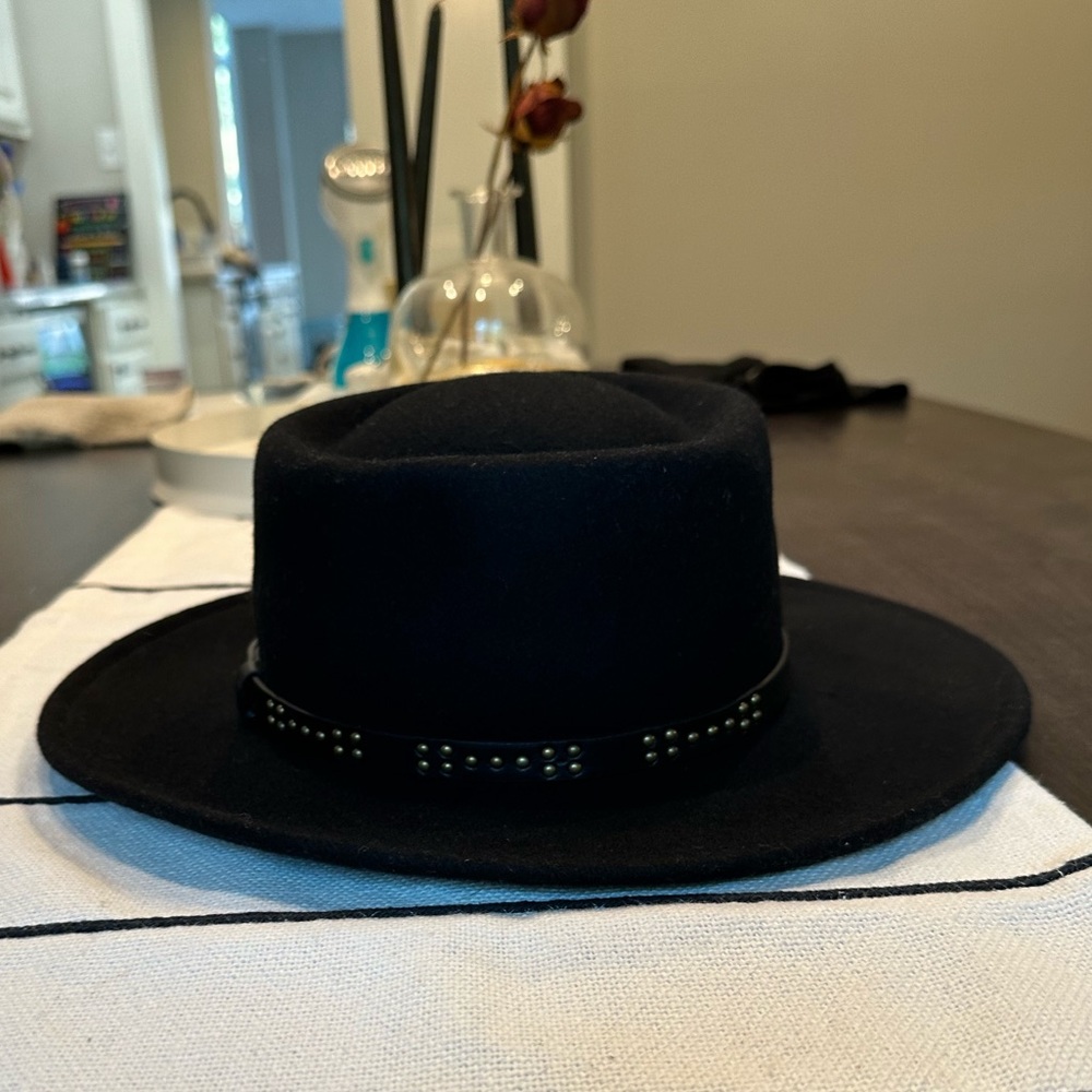Black wool hat